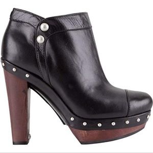 Ugg | Black Ambrogia Platform Bootie Women’s Size 9.5